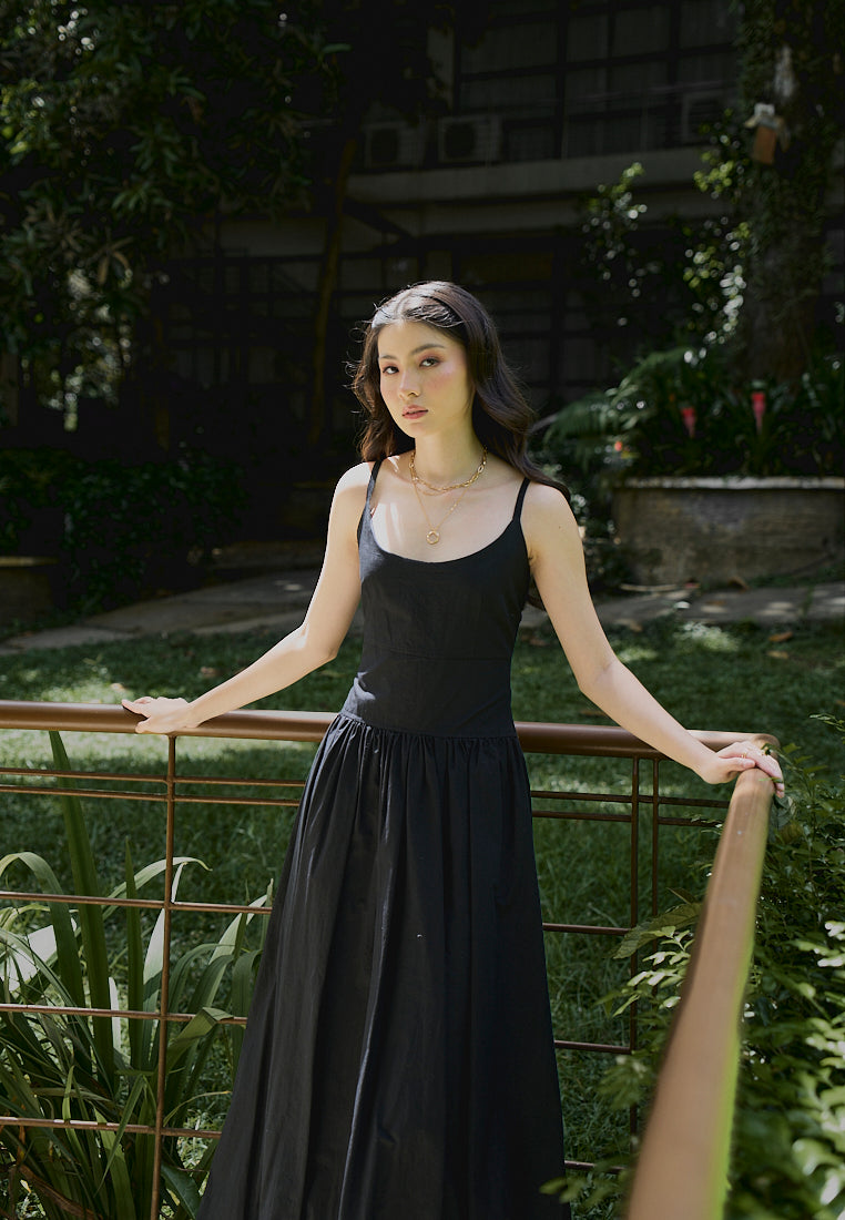 Juana Black Gathered Balloon Midi Dress