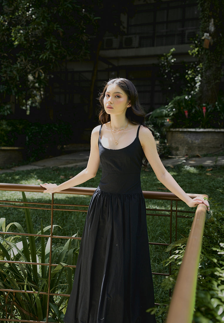 Juana Black Gathered Balloon Midi Dress