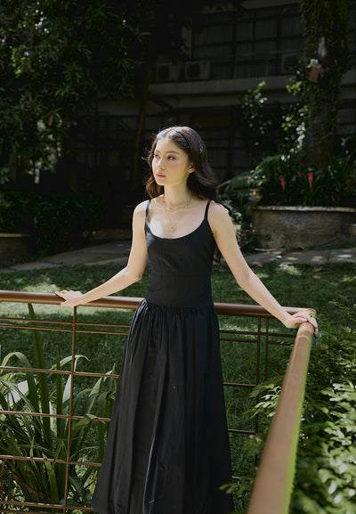 Juana Black Gathered Balloon Midi Dress