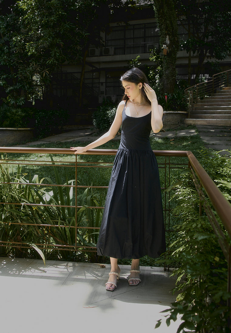 Juana Black Gathered Balloon Midi Dress