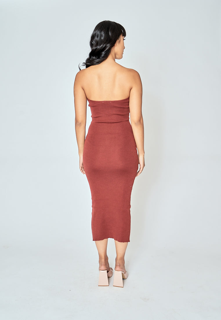 Anissa Brown Knitted Sweetheart Neckline Sleeveless Bodycon Midi Dress