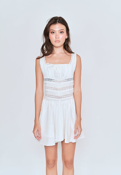 Kyomi White Lace Square Neckline Bow Bust Pleated Sleeveless Mini Dress