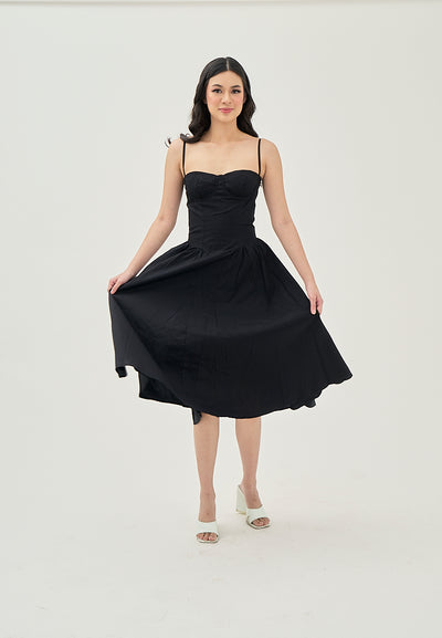 (PRE-ORDER: ETA November 10) Hiraya Black Sweetheart Neckline Shaped Bust Back Zipper Pleated Skirt Sleeveless Midi Dress