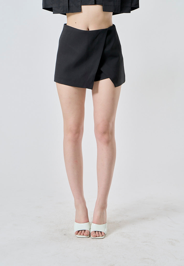 (PRE-ORDER: ETA August 5,2024)Wren Black Front Overlap Side Zipper Casual Mini Skorts