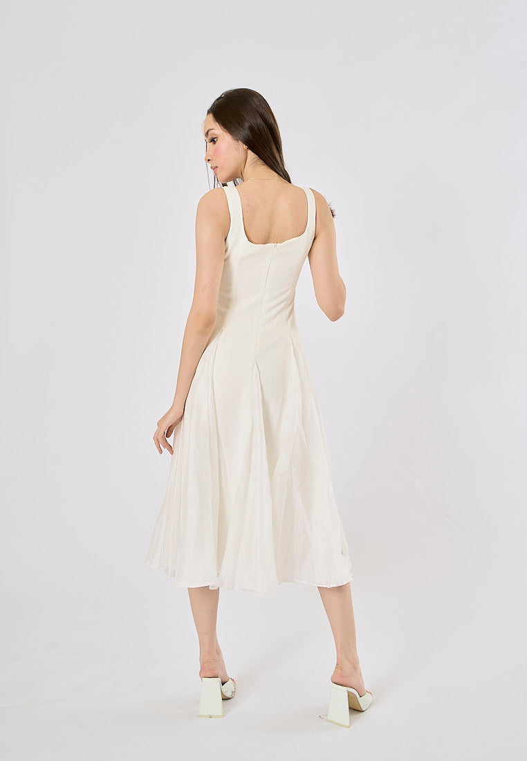 Modesty White Square Colar Big Swing Midi Dress