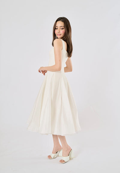 Modesty White Square Colar Big Swing Midi Dress