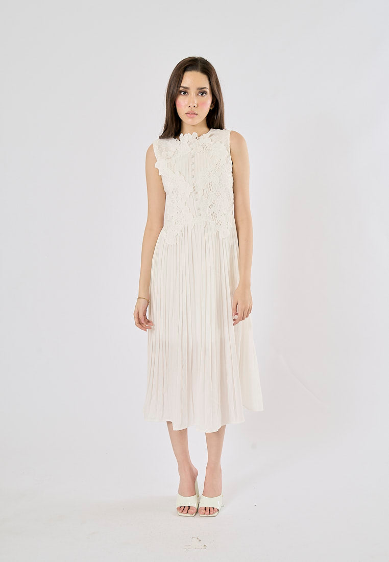 Marygrace White Floral Embroidered Pleated Midi Dress