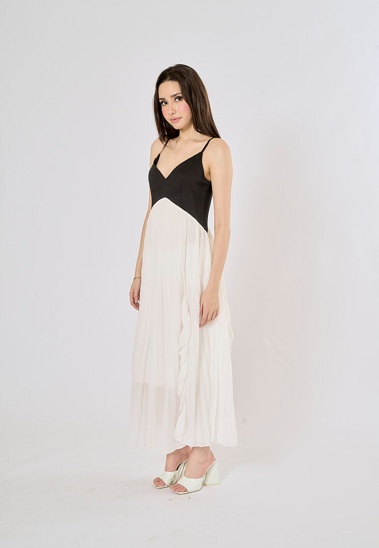 Fordham Black and White Patchwork V-Collar Pleated Maxi Dress