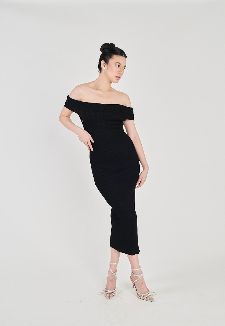 Yzakei Black Folded Neckline Knitted Tube Midi Dress