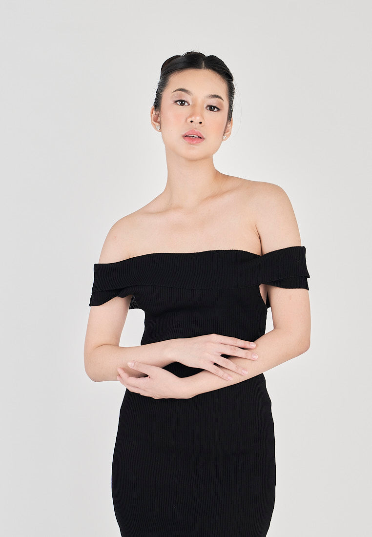 Yzakei Black Folded Neckline Knitted Tube Midi Dress