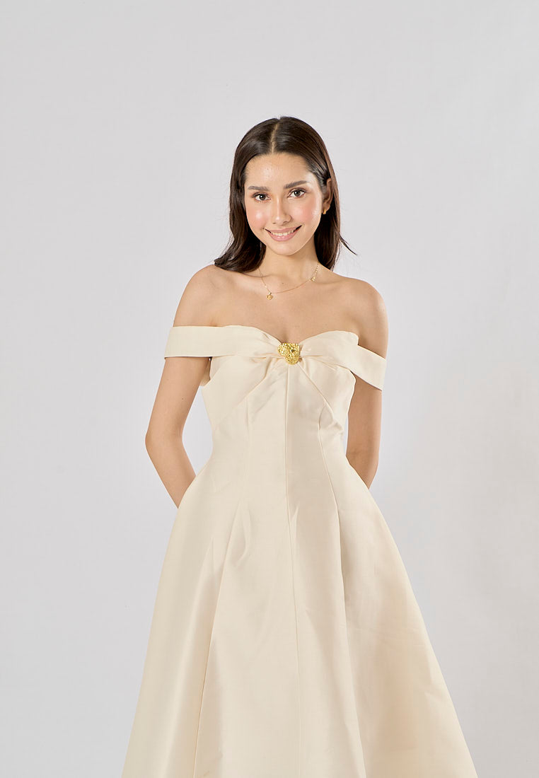 Maan White Halter Sweetheart Neckline Pleated Midi Dress