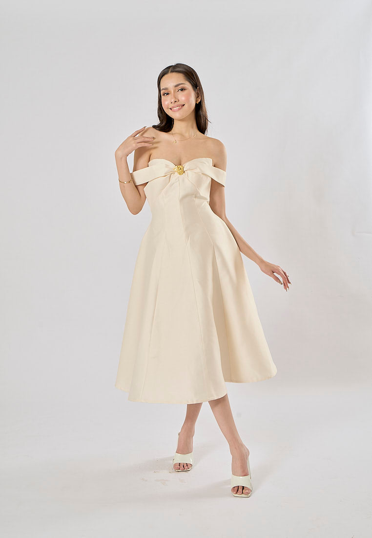 Maan White Halter Sweetheart Neckline Pleated Midi Dress